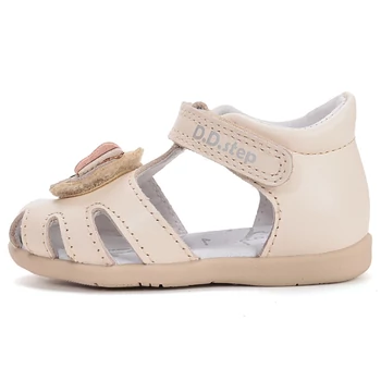 D. D. Step bézs macis szandál