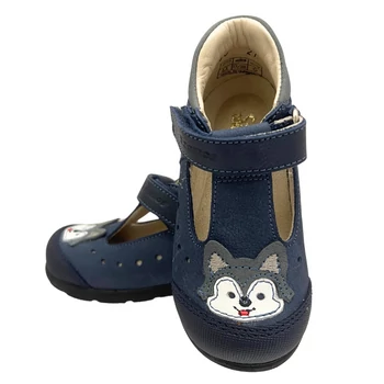 kutyas,tavaszi,fiu,supinalt