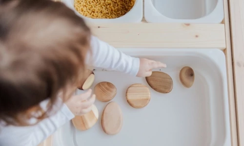 1 éves baba játékai: Mit szeret igazán ebben az izgalmas korban?
