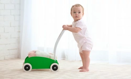 Baba öltöztetése lakásban és a szabadban: praktikus tippek a mindennapokra