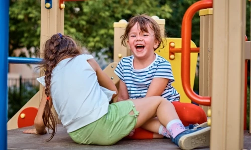 Milyen cipőt válasszunk a játszótérre nyáron?