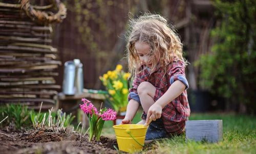 Milyen cipőt hordjon a gyermek tavasszal?