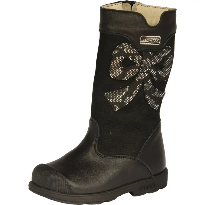 szamos,supinalt,lany,csizma