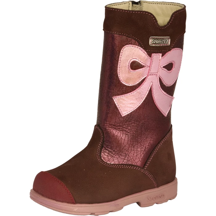 szamos,supinalt,lany,csizma