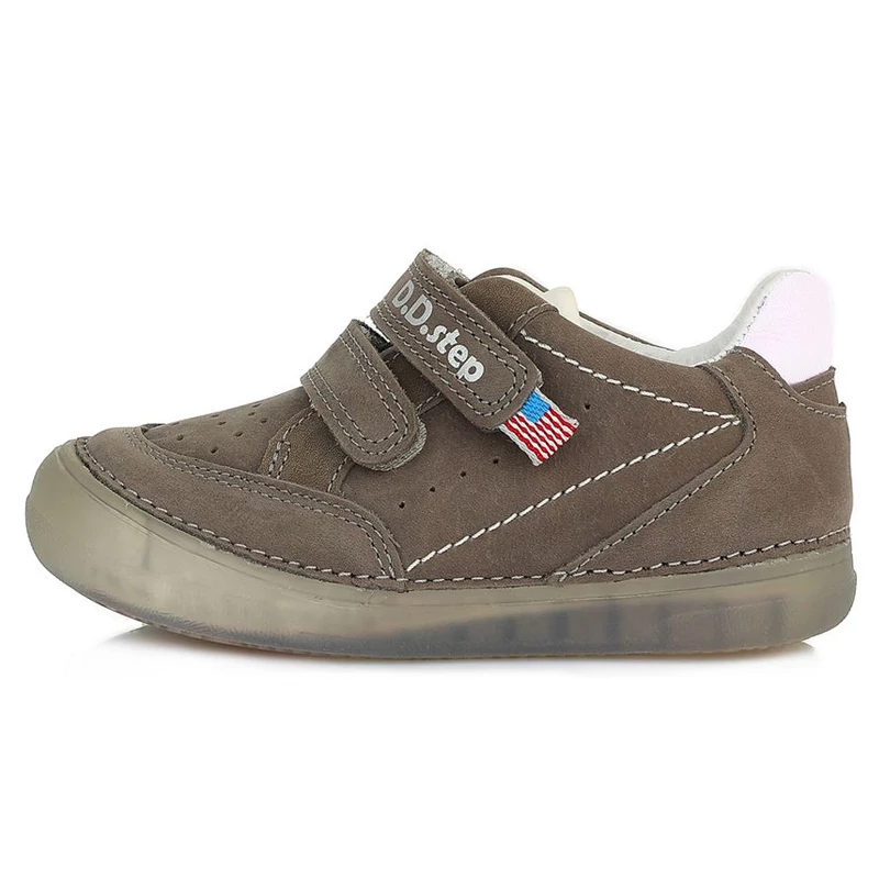 D.D.step, barna színű  átmeneti gyerekcipő fiúknak.