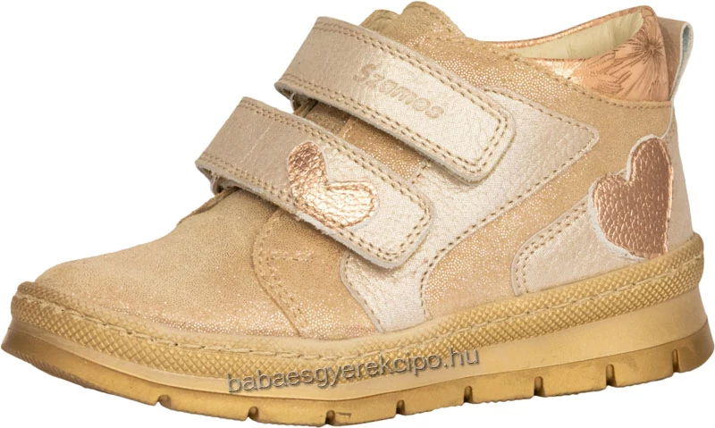 Szamos, bézs színű, szívecskés átmenti cipő lányoknak.