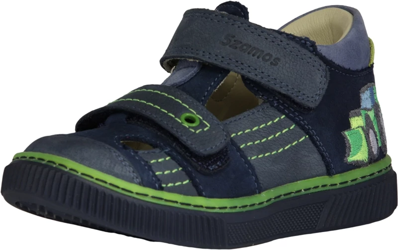 Szamos, kék, hímzett traktor mintával díszített tavaszi gyerekcipő fiúknak.