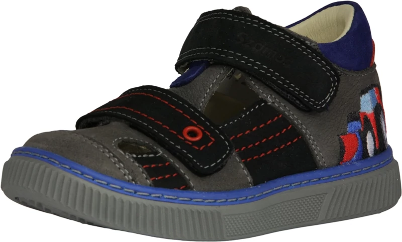 Szamos, szürke-fekete, hímzett traktor mintával díszített tavaszi gyerekcipő fiúknak.