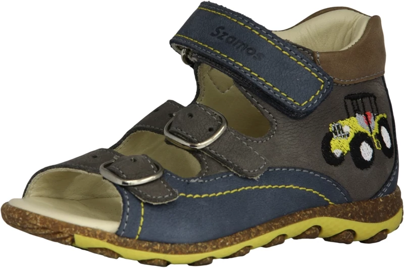 Szamos, szürke-kék, hímzett traktor mintával díszített gyerekszandál fiúknak.