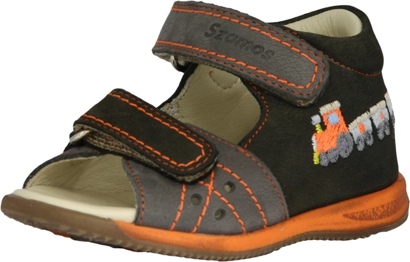 Szamos, barna-szürke , hímzett vonat mintával díszített gyerekszandál fiúknak.