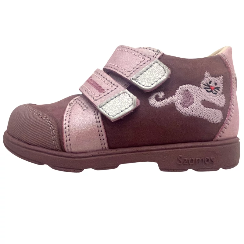 Cicás, supinált szamos cipő